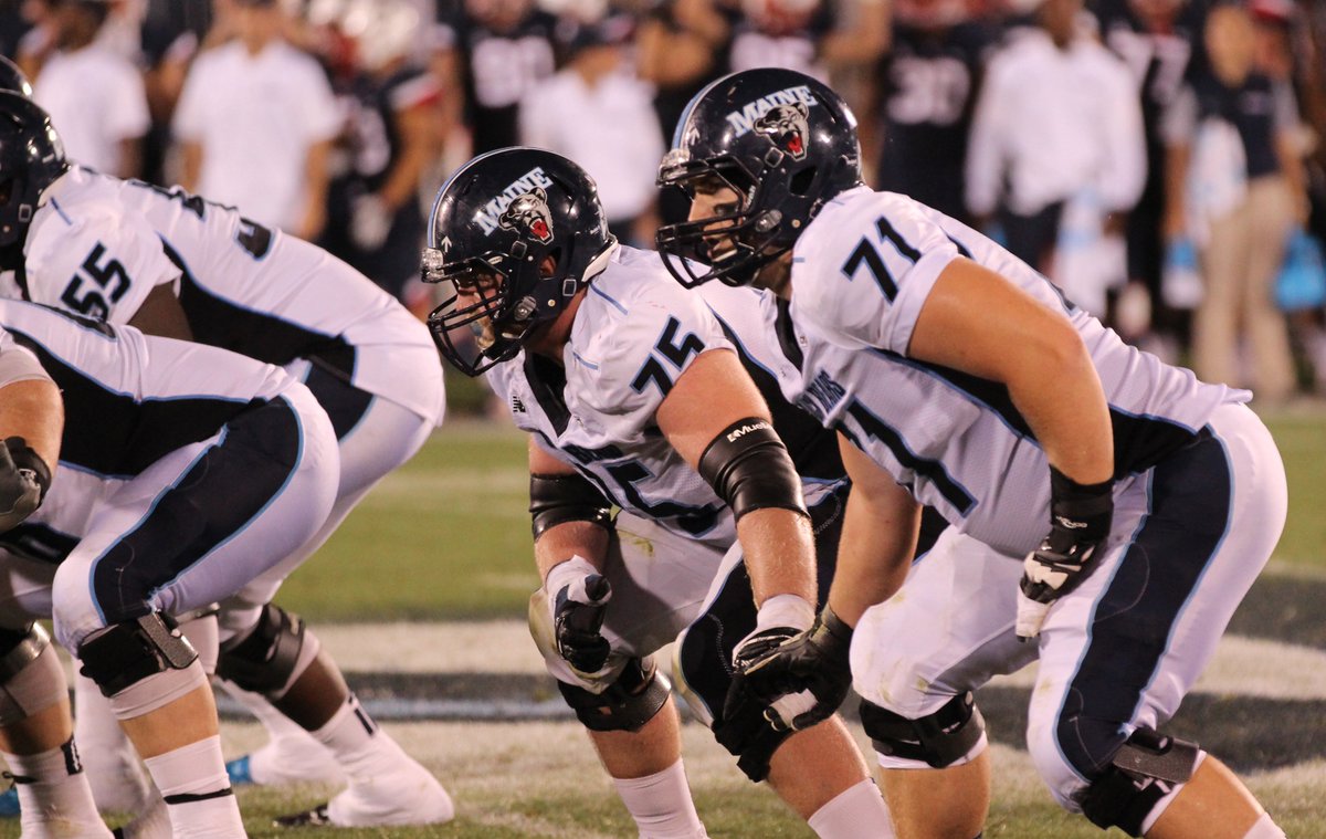 BlackBearsFB's tweet photo. Let's hear it for the big fellas up front - no sacks allowed by the Black Bear O-Line! #Hunters #CAAFB https://t.co/BGl8IVRzWY