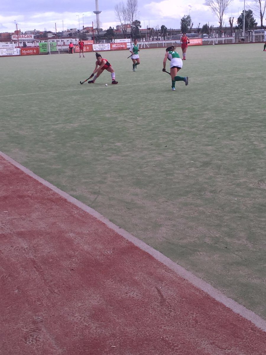 quemerodelsurok's tweet photo. #HockeySobreCesped
R2F5 vs #ViloB
9na: 12-0
8va: 10-0
7ma: 18-0
6ta: 17-0
5ta: 3-2
Inter 0-3
1ra: 0-0 https://t.co/rDKFJixH4t