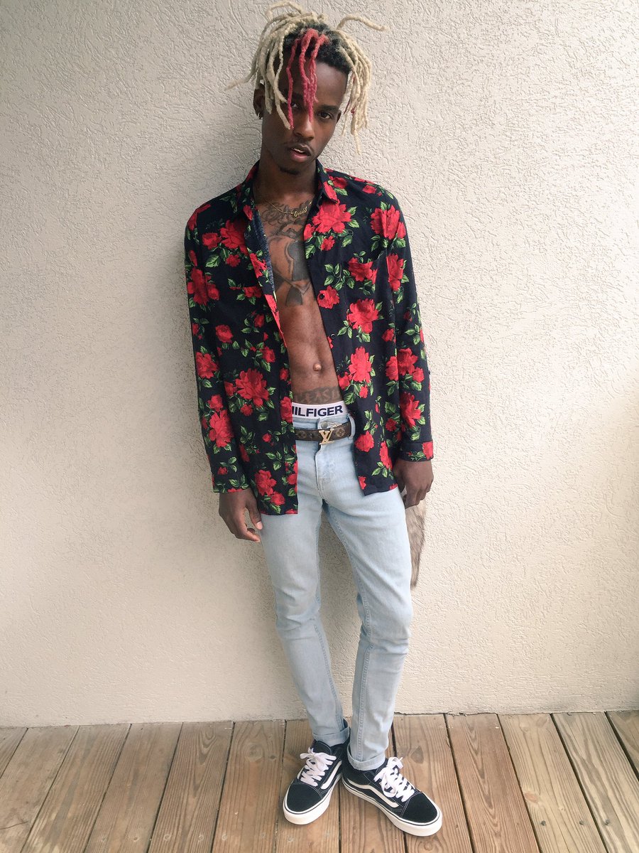 beautifuleron's tweet photo. G U N S  &amp;  R O S E S 🔫🌹 https://t.co/wwWjEY6kIw