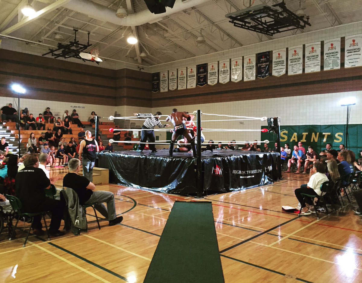 _GuyInSuit's tweet photo. Thanks to everyone who came out to @HIWCanada in #Yorkton #SK last night - LOUD crowd got a bonus tag main event! https://t.co/cpXuctJWF9