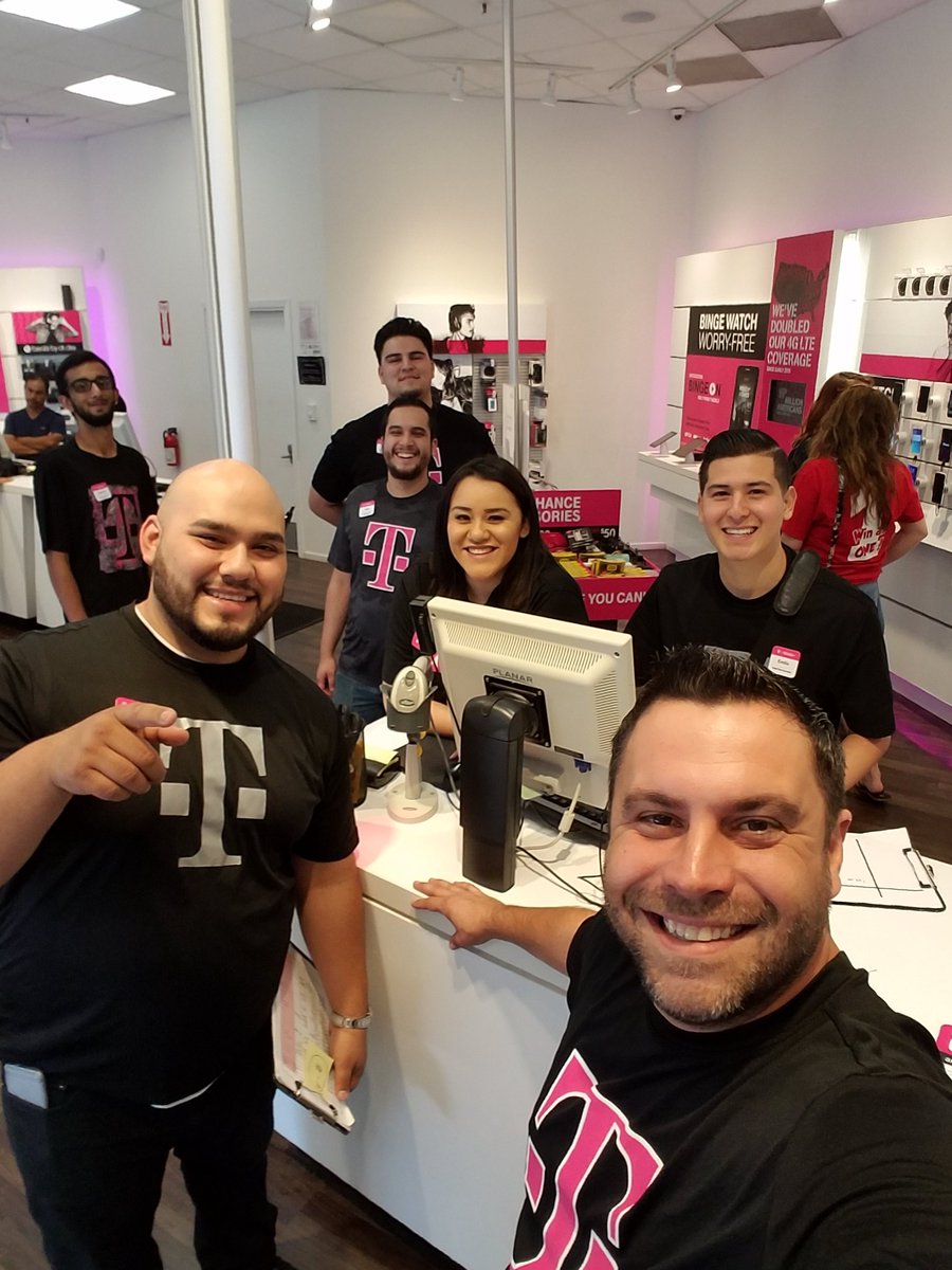 Mobile1_SteveO's tweet photo. Yuba ready to rock!! Best plans in the industry right now at T-Mobile!! #TMobileONE #mobileonesac #grinding https://t.co/s5zkuv1TSj