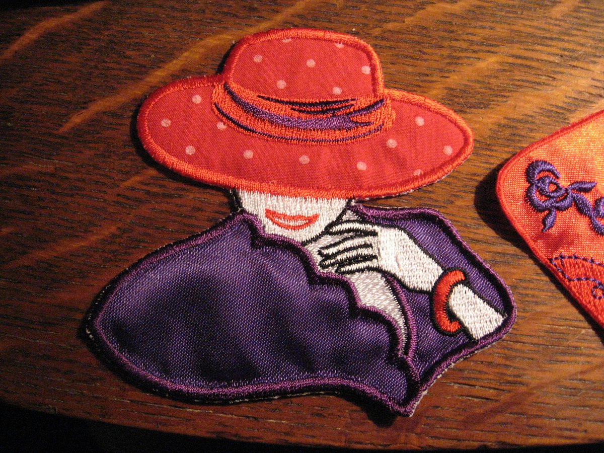 cover_uranus's tweet image. #RedHatSociety Applique Patches (2) $19.99 #TraderYore #JacketPatch #Women #RedHat #Sweater ebay.com/itm/-/25252469…?
