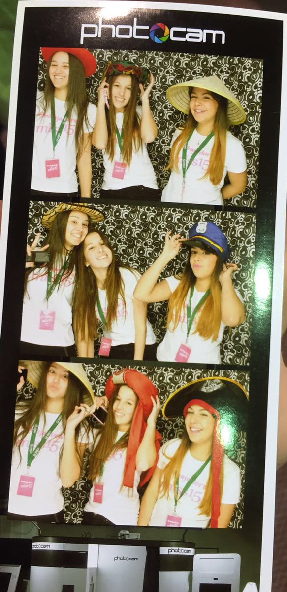 miss15uruguay's tweet photo. Divertite en #expomiss15 con la cabina de #photocam📷😀👇 https://t.co/mgfF14imcv