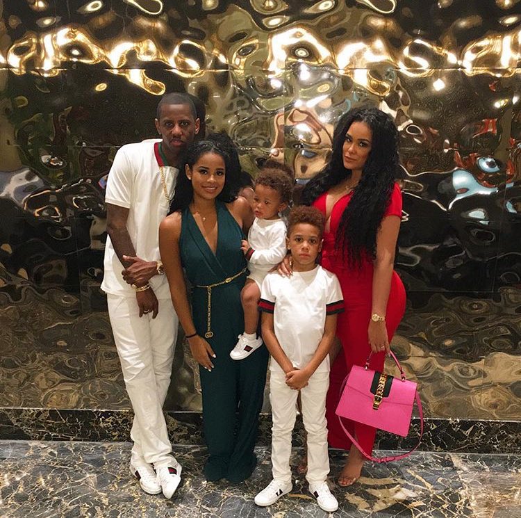 SydneyTaughtYou's tweet photo. Their family coordination is amazing 😩😍 https://t.co/rTpxwSmZBa