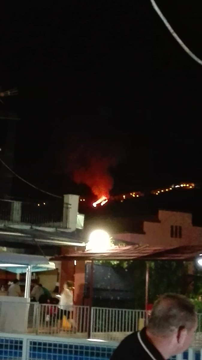soyandalu's tweet photo. Torafe. Os estáis tomando la feria muy en serio https://t.co/qy2rkuNPiv
