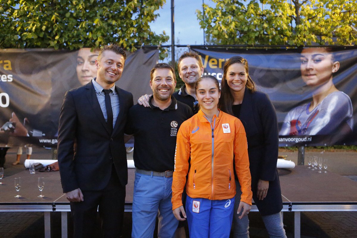 Huldiging Vera van Pol! Meer foto's; facebook.com/GaanvoorGoud.W… https:// film; facebook.com/GaanvoorGoud.W…