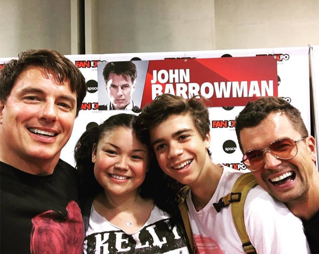 oneHubert's tweet photo. Best selfie ever. #johnbarrowman #torchwood #dudecrush #fanexpo https://t.co/CszXDL1Rsb https://t.co/VyjDASOME4