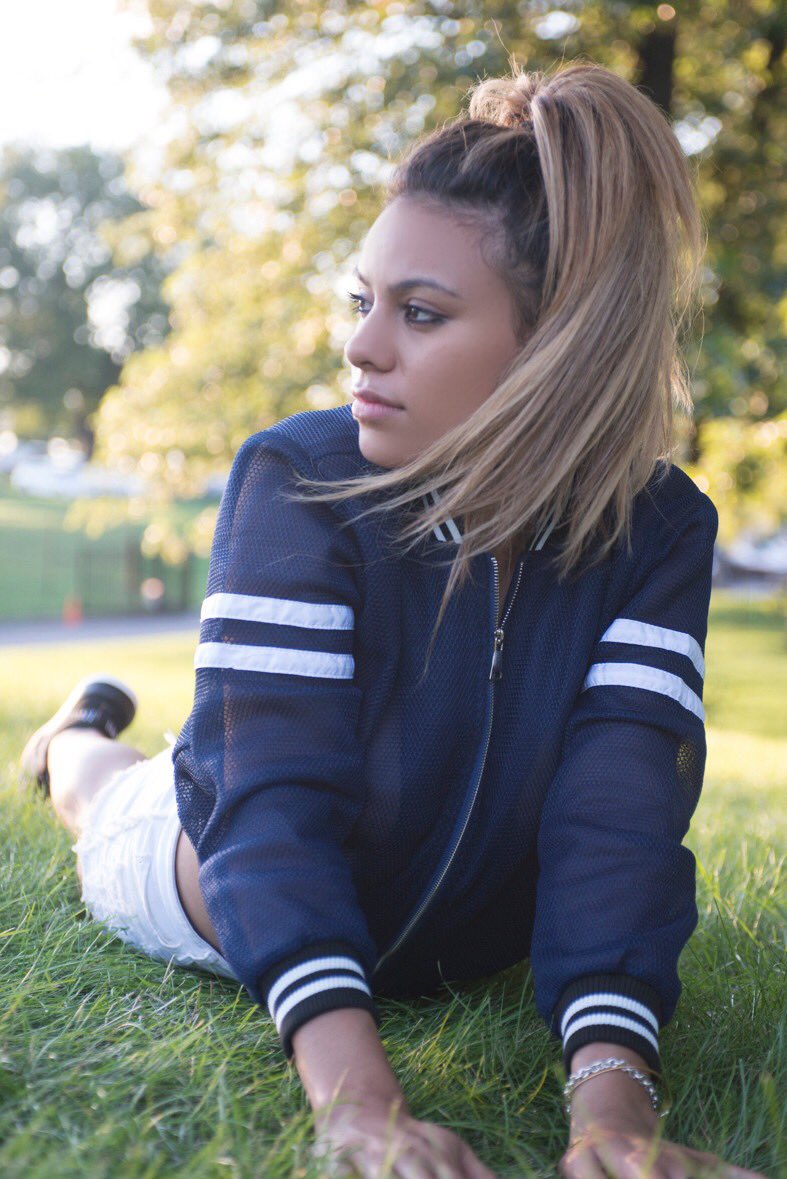 dinahjane's tweet photo. #SelfiesForDinah https://t.co/2Xd8PPQYmq