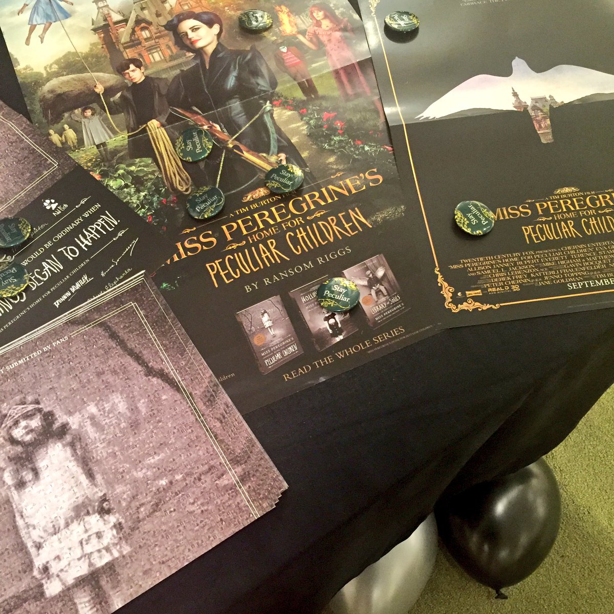 BooksofWonder's tweet image. What a Saturday! We spent the afternoon celebrating #LoopDay &amp;amp; talking about starting a BoW YA Book Club.