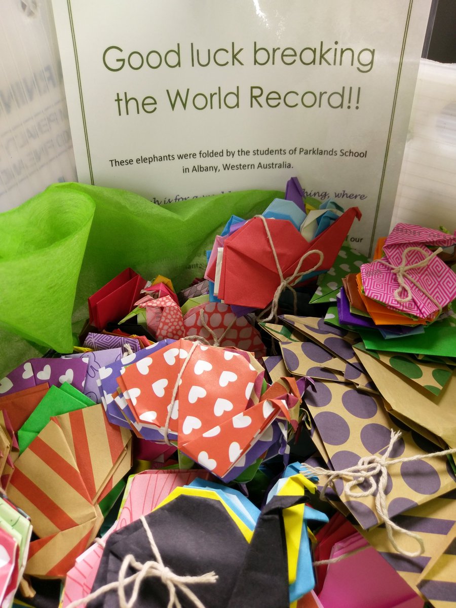 TheWCS's tweet image. Raise awareness of elephant crisis w #elephantorigamichallenge. These came all the way from Australia! #IUCNCongress