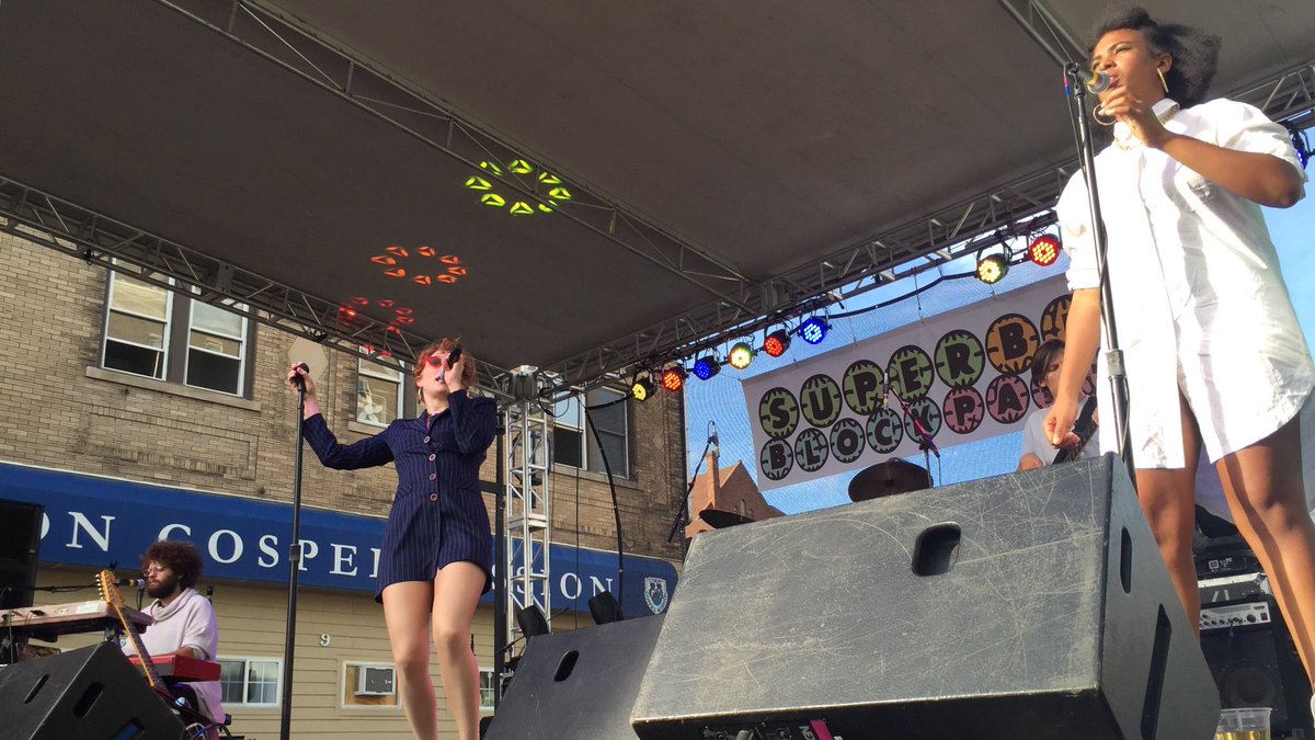 wdizzo's tweet photo. @carosofresh inspiring everyone at @RedHerringDLH #superbigblockparty https://t.co/ZYBijpREwT
