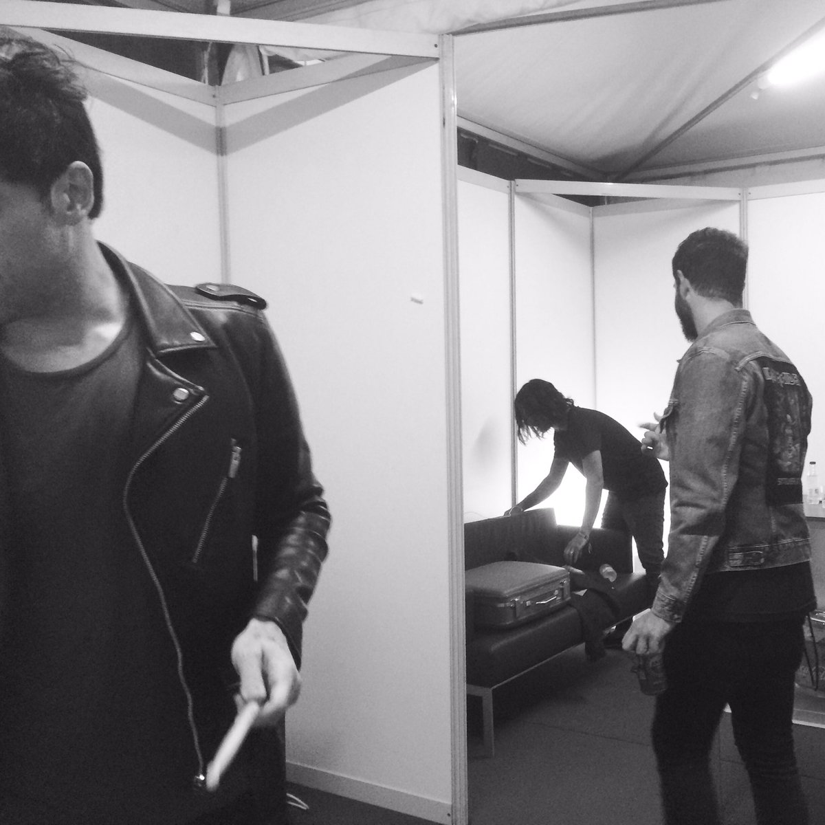 CuberoBass's tweet photo. Ready! #backstage #solarnit #oceantour https://t.co/mv8HgriZ6Y