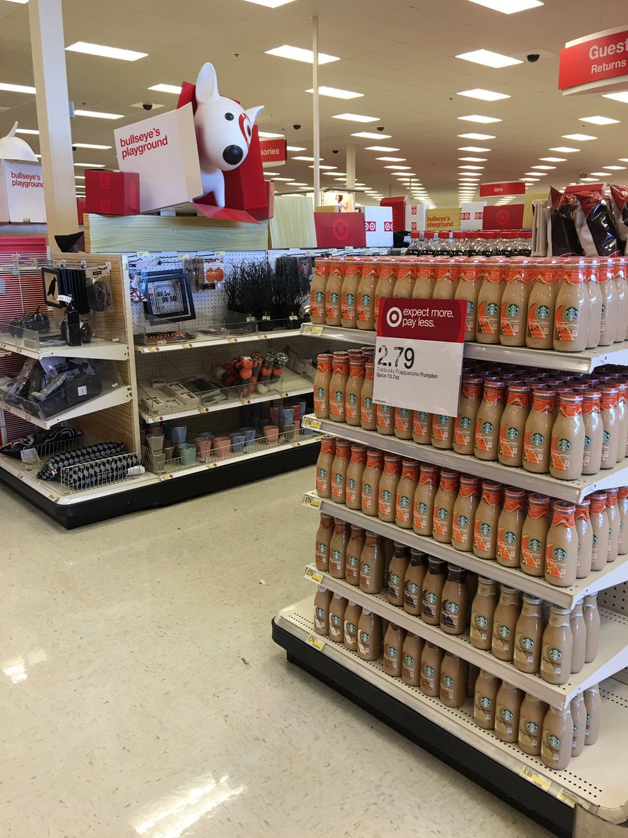 BrandiC07's tweet photo. All ready for fall at the front end β€οΈππ»π #pumpkinspiceishere #halloween #targetrepresents #twitterlessalicia&trish https://t.co/HutGbNaHXw
