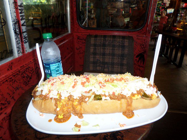 AJLeatherman's tweet photo. Tried the Homewrecker at @GotTheWeenies -finished the dog &amp; bun, but couldn't win the whole challenge in time. :( https://t.co/77iTwWmmPC