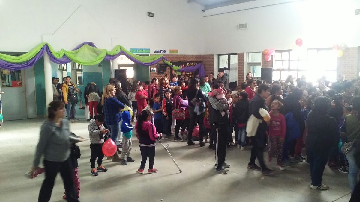 JProComRiv's tweet photo. Hoy festejamos el día del niño con los chicos del Máximo Abasolo! 😁 #HayEquipo 💪 https://t.co/48ratZr8Vk