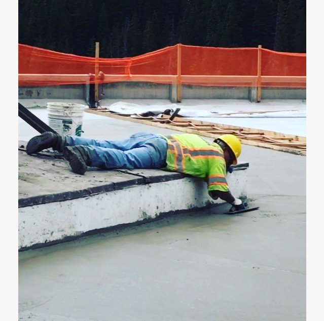 KentBeecham's tweet photo. Our hard working finishers do whatever it takes! @hcss #ConstructionInternAwards #IBuildAmerica #MyersandSons https://t.co/jDm35b8Ahu