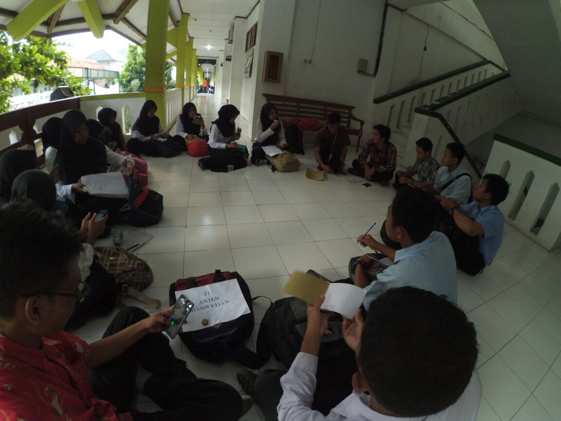 Rindii09's tweet photo. Kelompok 21 Anies Baswedan #OPAKInstitut #OPAK2016 #BanggaIAINSurakarta https://t.co/2E3EyXAsVJ