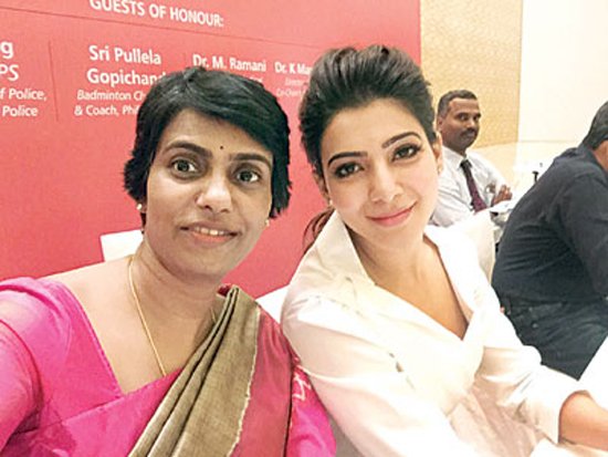 eenadulivenews's tweet photo. ఆ నవ్వులే నడిపిస్తున్నాయి! https://t.co/gPKFK2wQJP
 #Eenadu_News #Spl_Story #Mahila_Jaiho https://t.co/srDPO7cGqJ