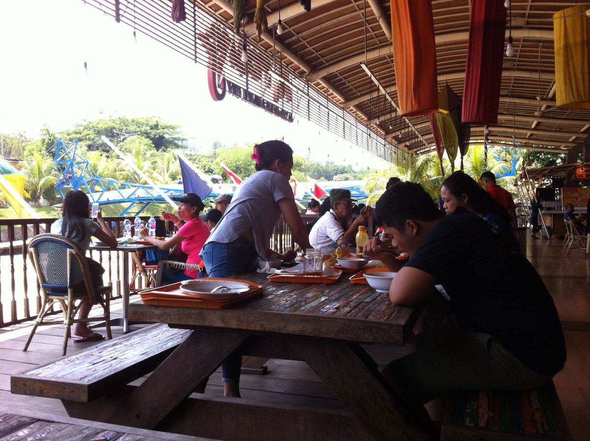 I'm at Ah Poong (Pasar Apung Sentul City) in Bogor, Jawa Barat swarmapp.com/c/i3t8oESq9f3