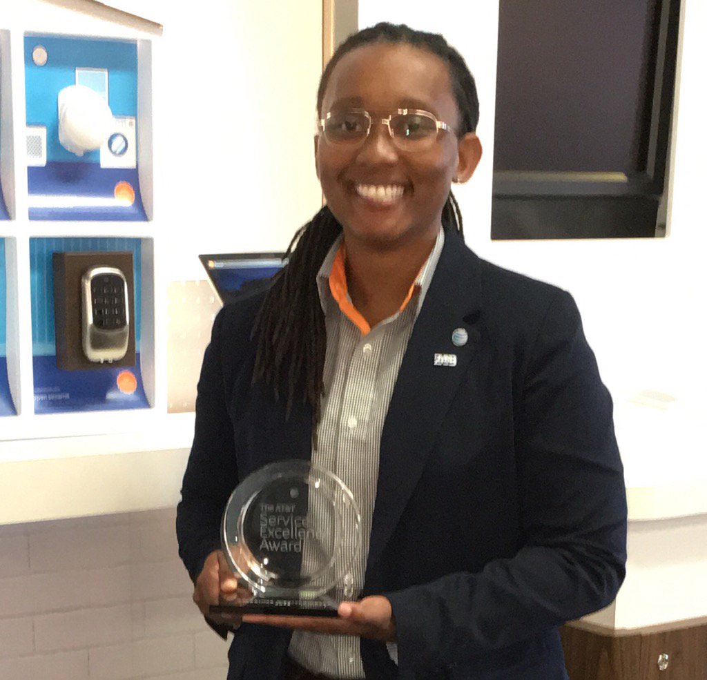 BrittneyKalina's tweet photo. Congratulations Trice!#serviceexcellenceaward #thankyou #LifeAtATT @attJOBS @TriceyTheCoach @bobs_squad1 https://t.co/Gua2Xjxbfa