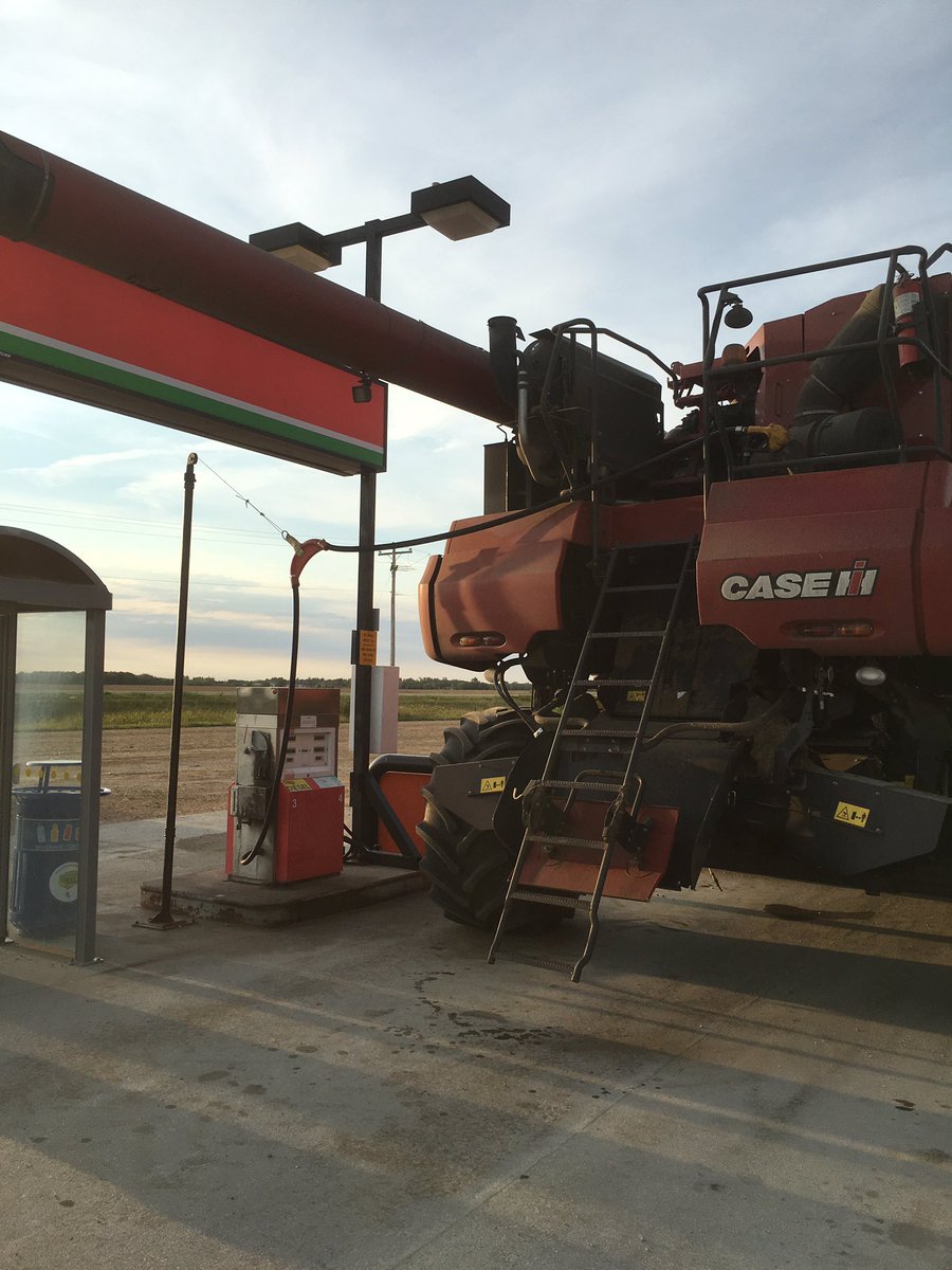 rpbrunel's tweet photo. #pitstop #fuelandgo #harvest16 https://t.co/83dF6qKNxz