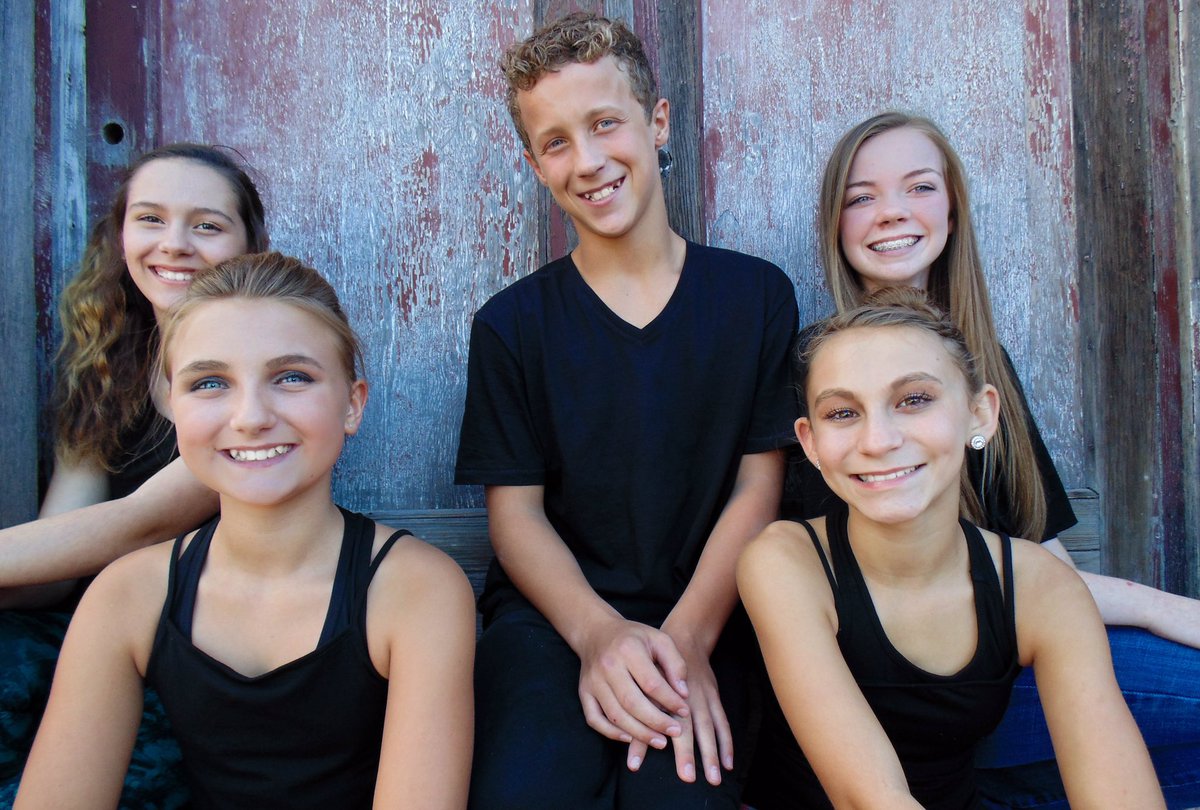 Talent_Factory_'s tweet photo. Student helpers are trained and ready to dance this season! https://t.co/JiU0TJ1HCz