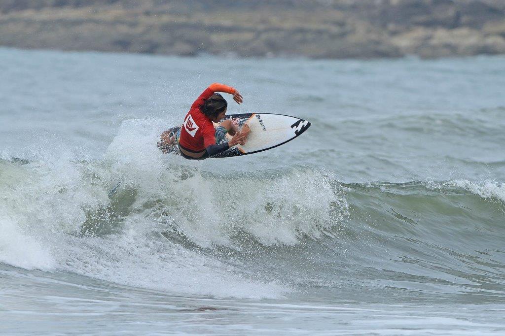 crisdalcin's tweet photo. Hang Loose #SurfAttack: talentos locais são destaques do sábado em Pitangueiras https://t.co/B8JxvsDjFN https://t.co/eKEbZiGStT