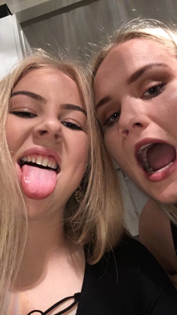 Get a gurl who can do both🤘🤘