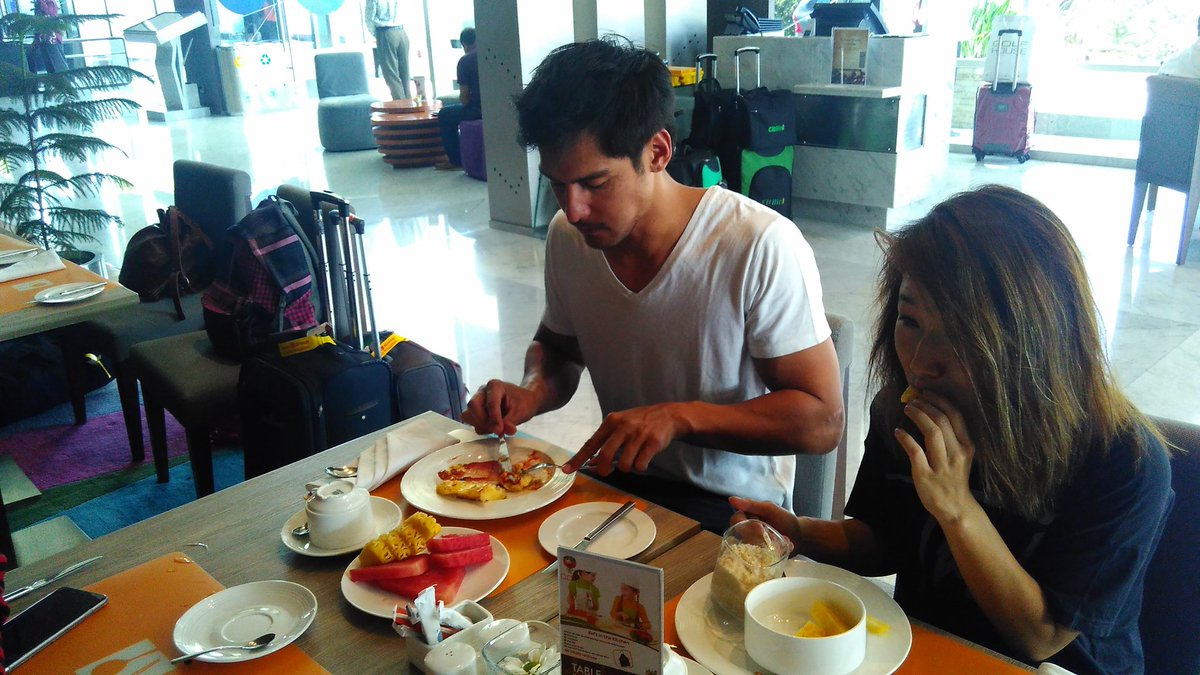 SAFilms_'s tweet photo. Terimakasih @NovotelMKS! Tim #IK3daraMKS are now fully charged dan siap beraktifitas! ❤ https://t.co/6n5y3CP0hj