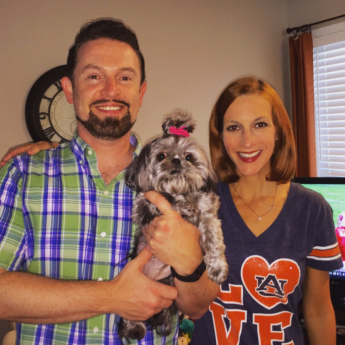 GaracaStacy's tweet photo. War Damn Eagle! #WDE #WarEagle #positivelypebbles  #stacyandpebs https://t.co/jT2r1sbVZ4