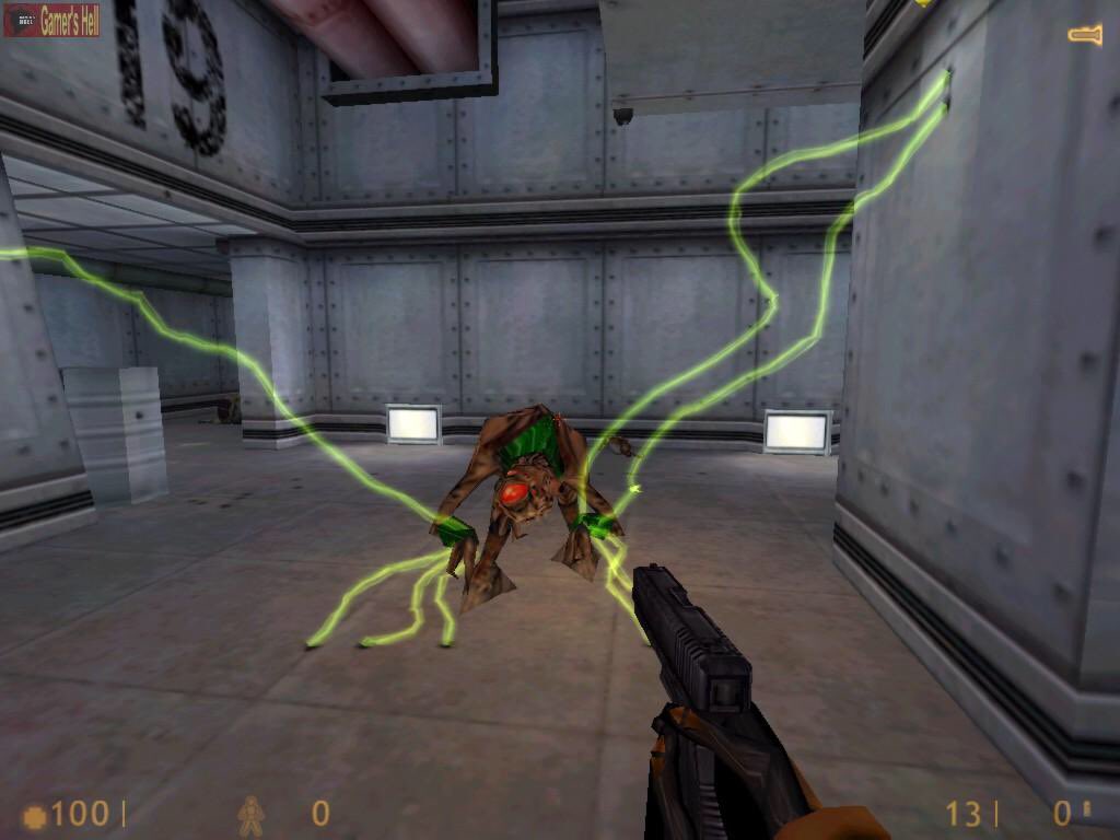 hoytdrew87's tweet photo. Iconic moments in gaming from my childhood - PC edition #thewaytoplay #halflife3confirmed https://t.co/PvKiAdx50T