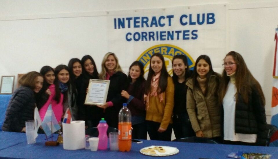 anypereyraok's tweet image. Un honor haber sido elegida madrina de Interact Club Corrientes. Un placer trabajar con futuros jóvenes líderes