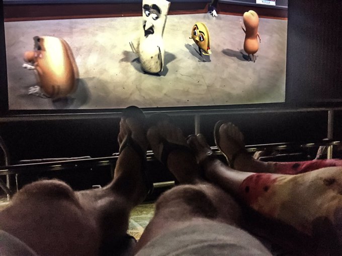Watching the movie "Sausage Party" together with @AnikkaAlbrite with style :-) https://t.co/pYMIh1k9<a href="/tag/masterpiece"class="tags"><span>#masterpiece</span></a><a href="/tag/rembrandtass"class="tags"><span>#rembrandtass</span></a>