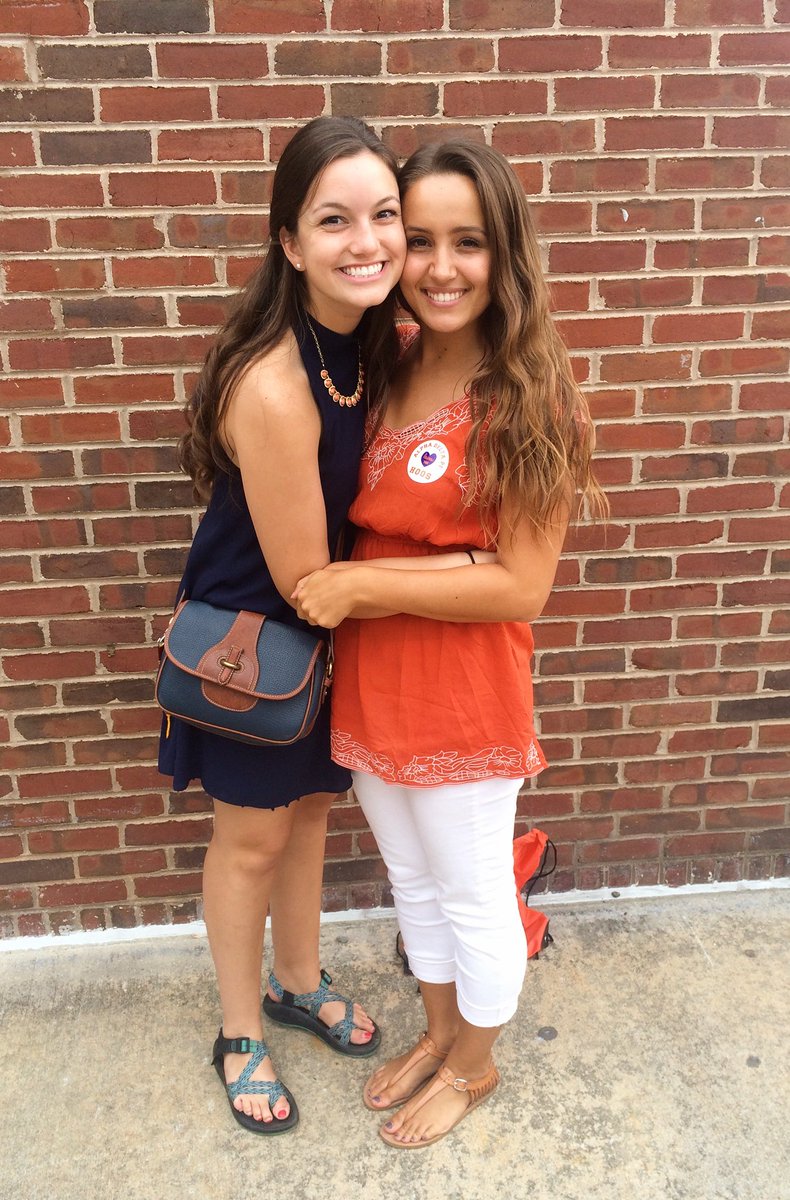 rayyclark9's tweet photo. Thankful for game days in Hooville🍊 #hoosdontlose #jk https://t.co/B4oyGVYcck