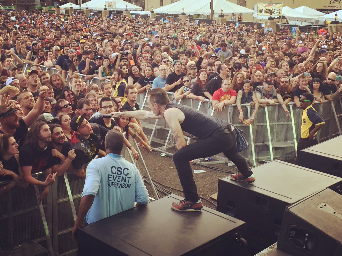 fat_wreck's tweet image. Yess! @LeftoverCrackOG killed it at @RiotFest! #fatwreckchords #leftovercrack #riotfest