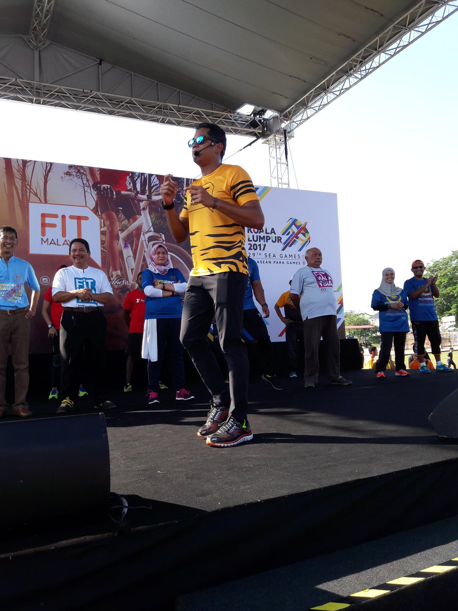KBSMalaysia's tweet photo. Speech by YB @Khairykj at FitRembau. #FitRembau #FitMalaysia #FitN9 https://t.co/bb4OqQPOW6
