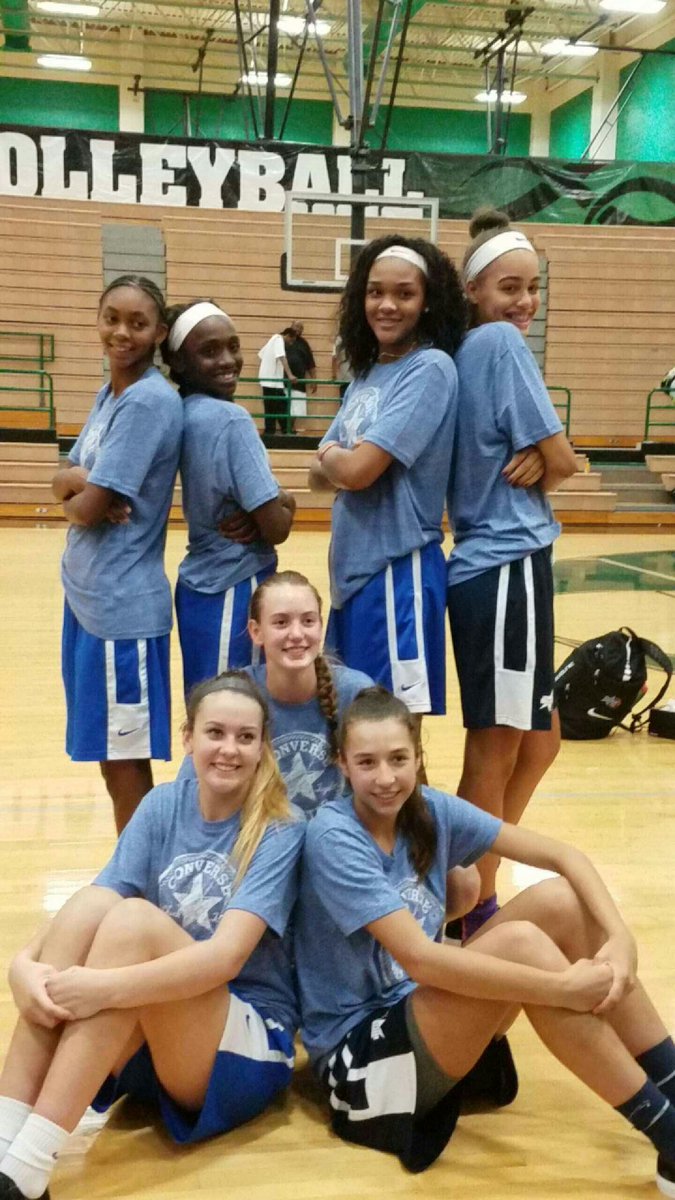 cmcm326's tweet photo. ☞You☜ CANT touch #BLUESTAR30 SHOE GAME #BACKED BY THE #BEST ❤ @MikeFlynn826 #VISION #30orNOTHING @jdm1802 ✌❤🏀 https://t.co/7yxOln0RDb