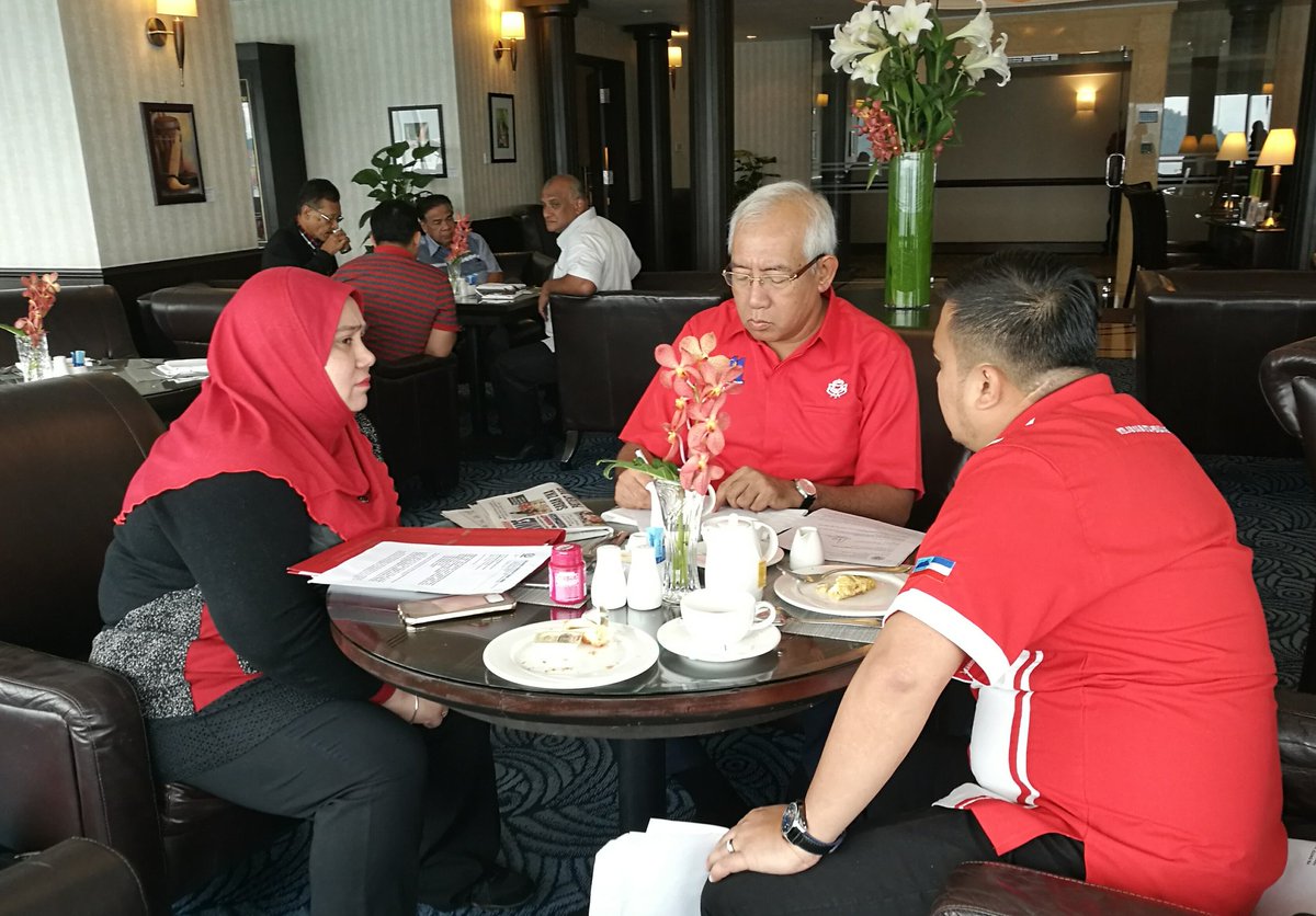gafarkedah's tweet photo. Follow @MahdzirKhalid lawat Sabah 2 hari, mulakan dgn pbcgn dgn @Rosnah_ARS https://t.co/uh3LXqIJVg
