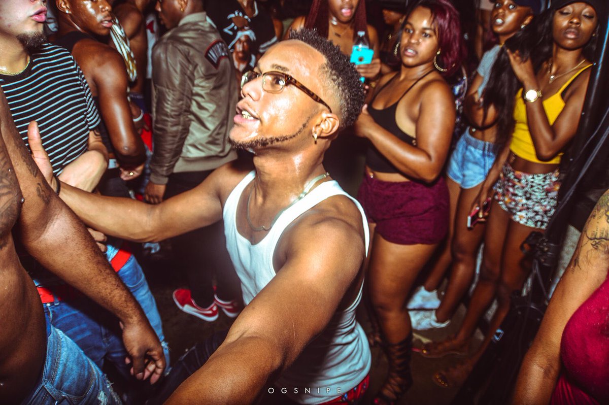 JuicyJMaddox's tweet photo. #NoMorePartiesInSM #ShotBySnipes @BoyBlue__ https://t.co/Sq63atArgv