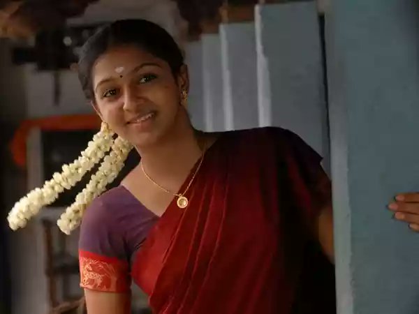 pandi_twits's tweet photo. நீ சிரித்து கொண்டு வரும் அழகுக்கு எல்லாம சீமையே எழுதி வைப்பேன் சீதனம் வேணாமடி என் சீதையே நீ தானடி  #அவளதிகாரம் https://t.co/mCcAoqFkz6