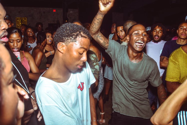 KDOTSPILL's tweet photo. my niggas came diiiine to shake that hoe, yafeeeelme? π₯ #shotbysnipes #NoMorePartiesInSM https://t.co/sCatG7dU2J
