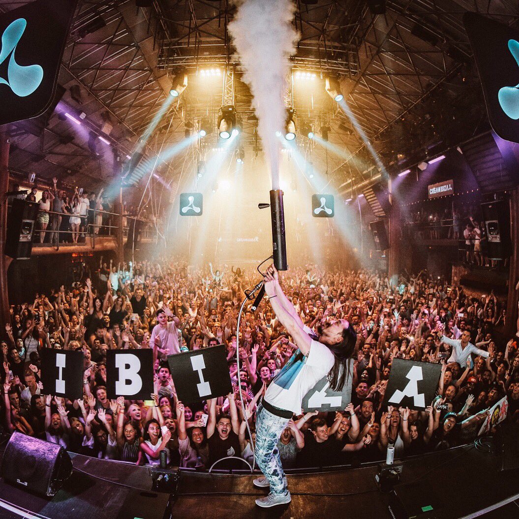 Ibiza! My last @creamibiza show at @amnesiaibiza https://t.co/QCONpydZtw