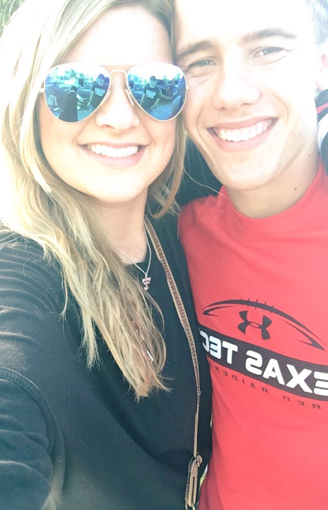 elizabeth_rae12's tweet photo. Wreckin em with my boys 🔫❤️😊🏈 #WreckEm  #twitterlesshayden https://t.co/f6fZvqUU8K