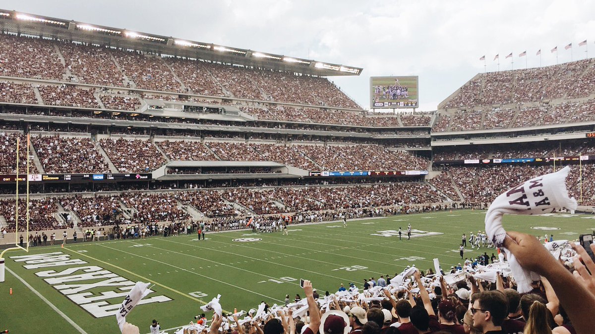 hallienothailey's tweet image. We looked damn good today 😍