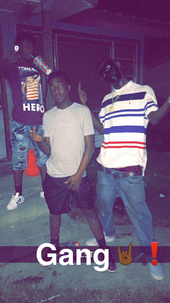 kaythoe_'s tweet photo. Stand down from who bitch who you suppose to be 🤘🏾GAangShit 💯❌
Youngboy⚠️ https://t.co/D4ii5yiV8P