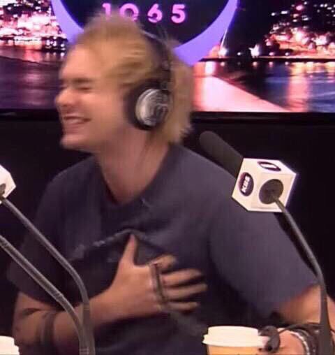 irwinuwin's tweet photo. when mikey does something cute.

me: https://t.co/PKoPSvupDX