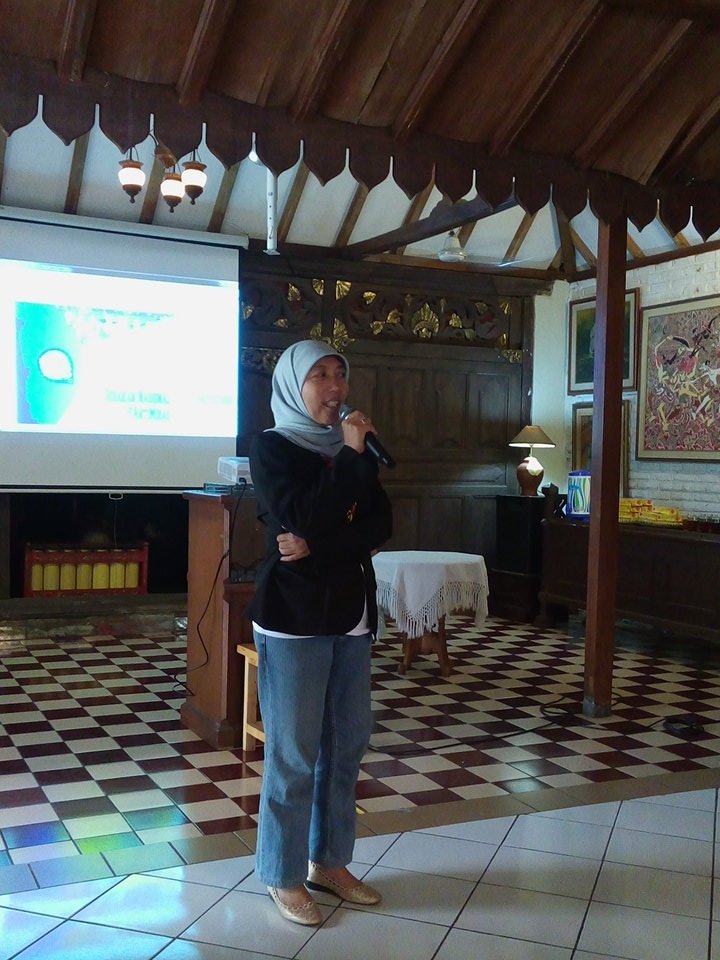GeNAM_JOG's tweet photo. Ketua @GeNAM_JOG sedang memberikan sambutan Pembukaan Workshop Penulisan Artikel dan Psikoedukatif https://t.co/wrHD9coha0