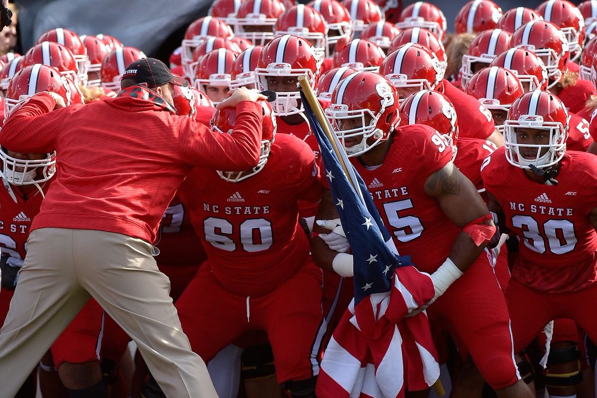NCSUFans's tweet image. Who you got? 
Retweet for NC State
Favorite for ECU