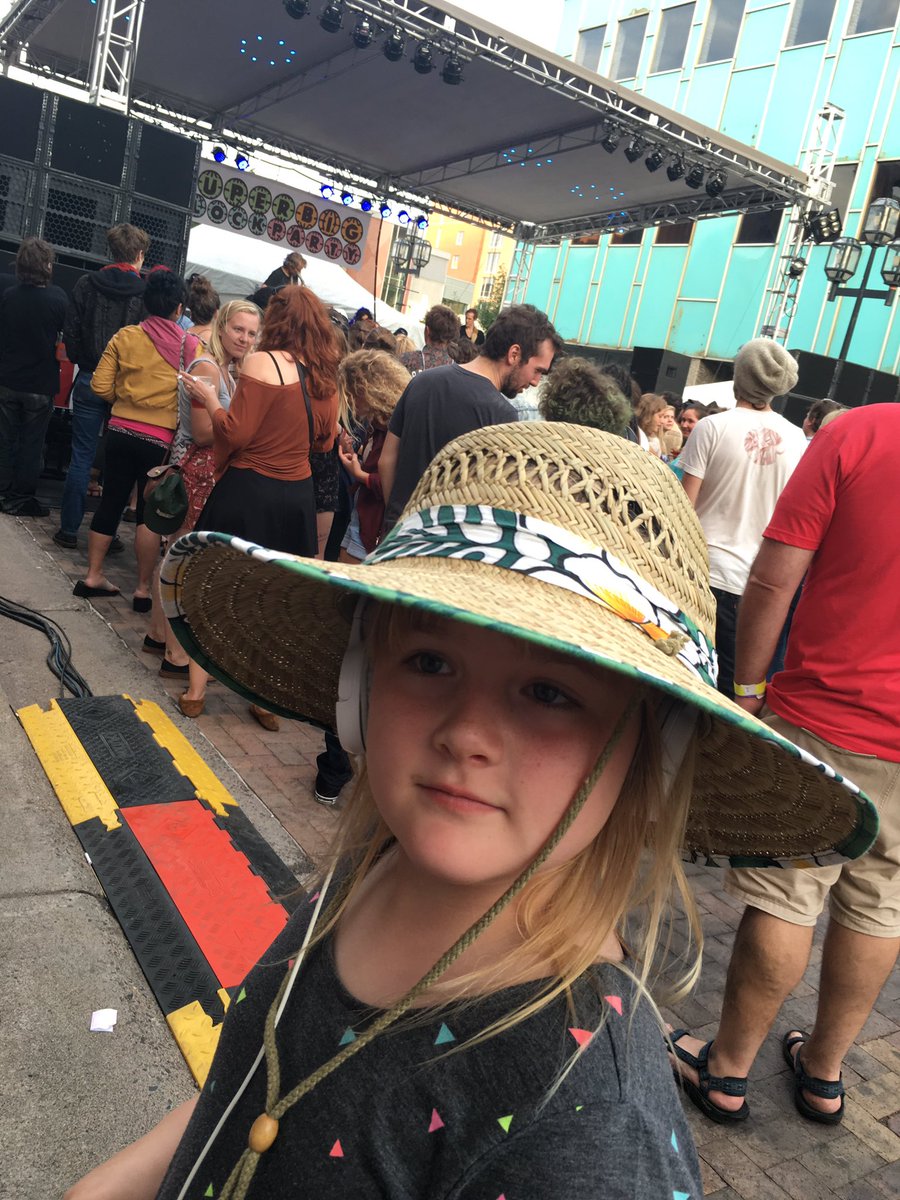 cutlerlake's tweet photo. Rinn's 1st proper concert was the @lowtheband I ❤️ most. Tho she heard em in utero in '07 too. #superbigblockparty https://t.co/UH6cSV8xCo