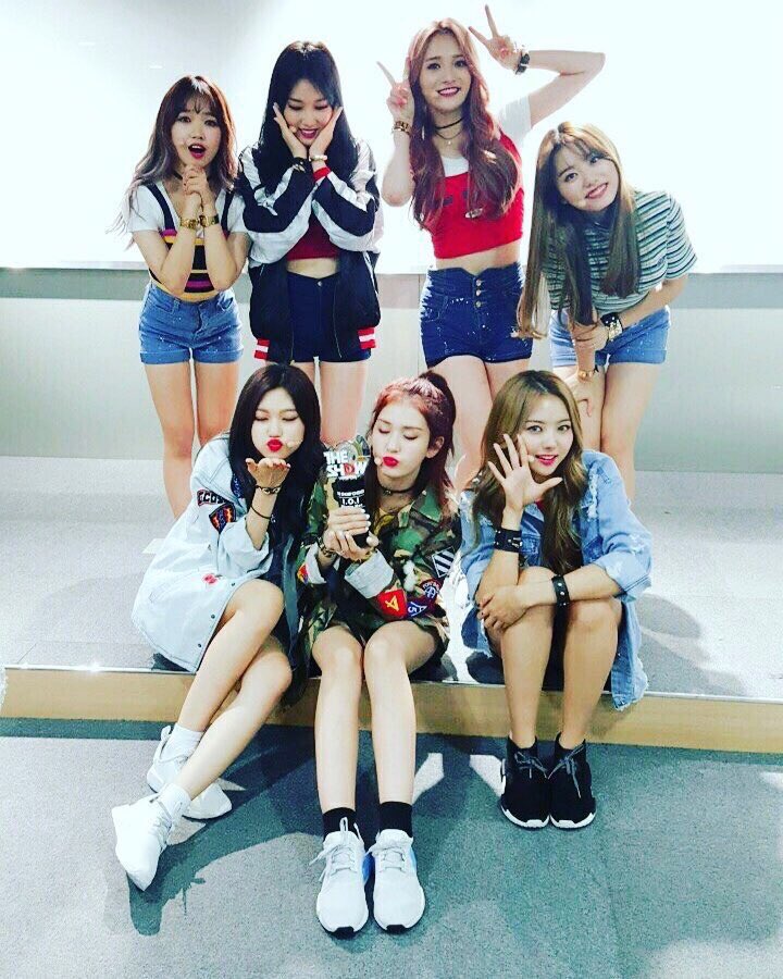 ioi_doodle's tweet photo. IOI at The Show ⭐️ #IOI5thWin
[Requested by @AinaAmirahh]
#아이오아이 #IOI #ioi_doodle https://t.co/KEvJpLwj3f